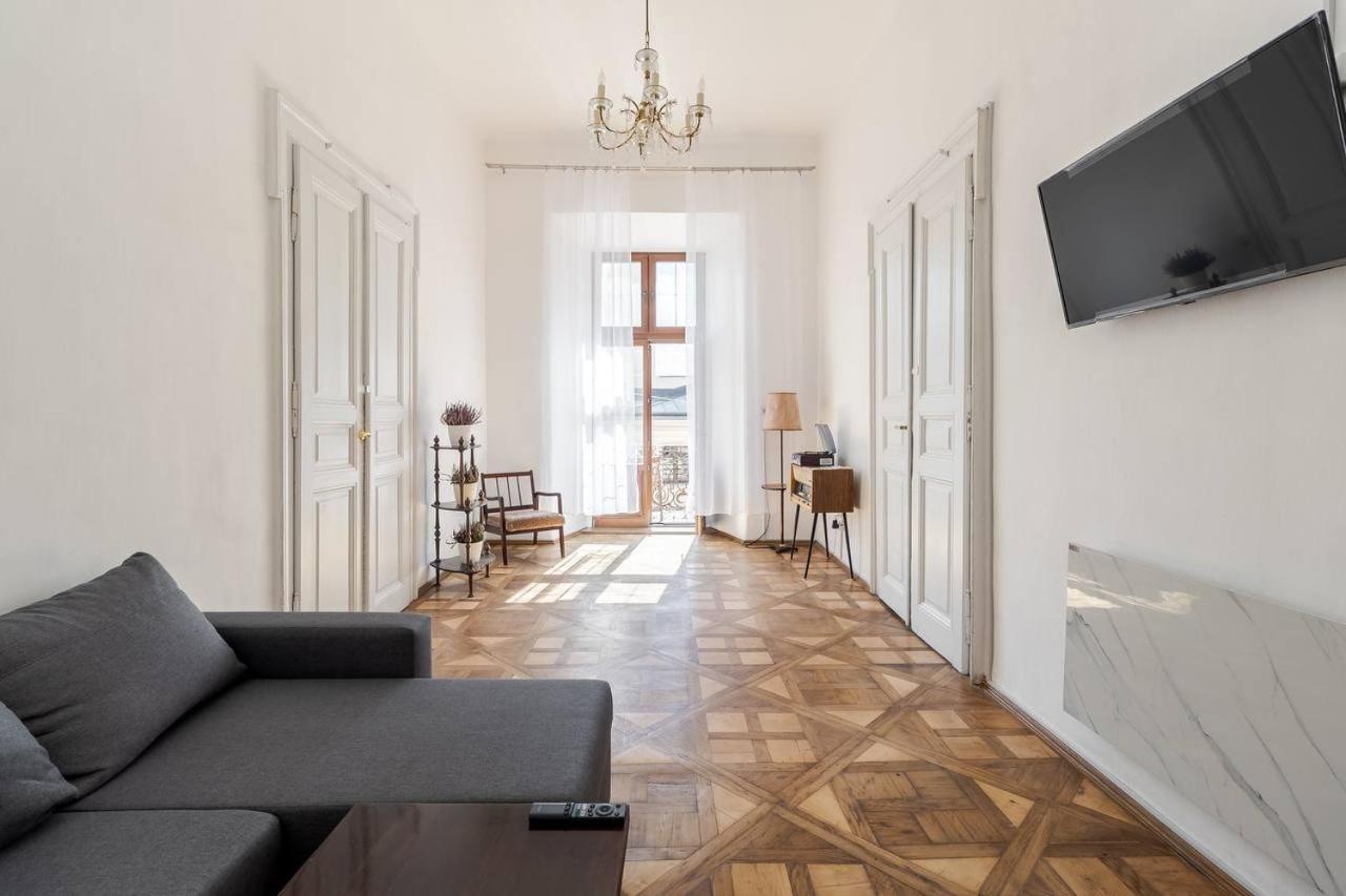 Апартаменти На Площі Ринок 12 Lviv Exterior foto